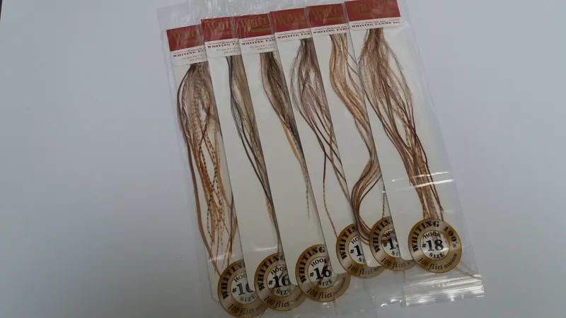 Whiting 100 Saddle Hackle Pack in Barred Dark Ginger-2